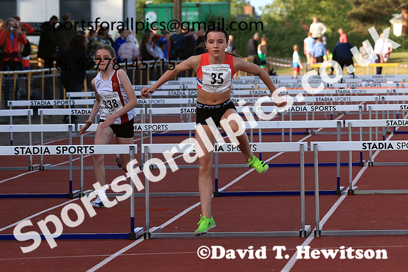 Hurdles, 2025 NEGP No 2, Monkton Stadium, Wednesday, May 28th. Photo: David T. Hewitson/Sports for All Pics